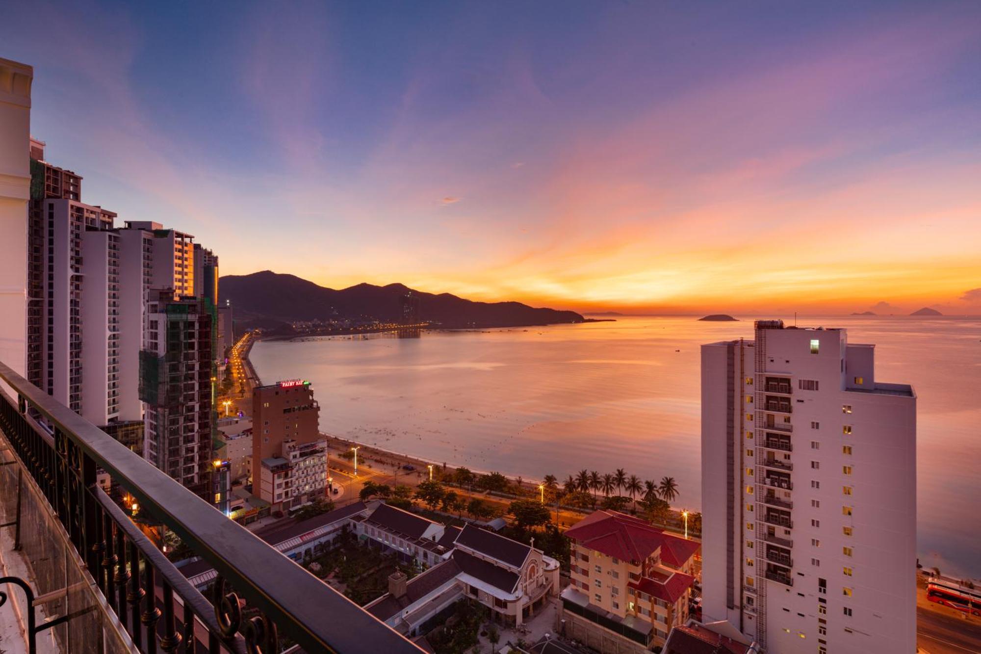 Daphovina Hotel Nha Trang Exterior foto